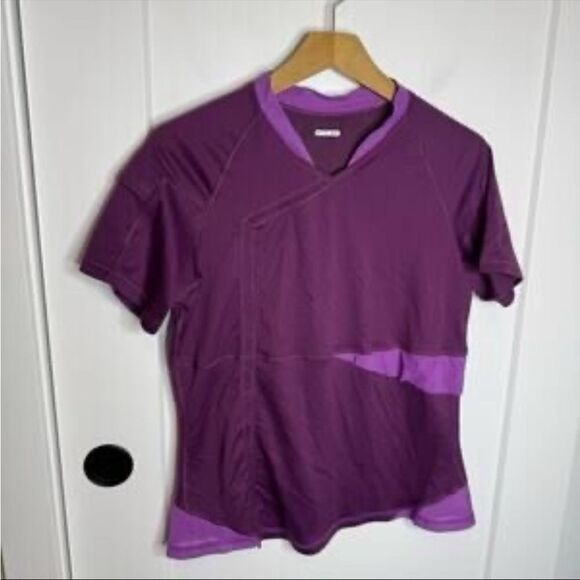 lululemon athletica Tops - LULULEMON ATHLETICA WET DRY WARM MESH SHORT SLEEVE SHIRT SIZE 8